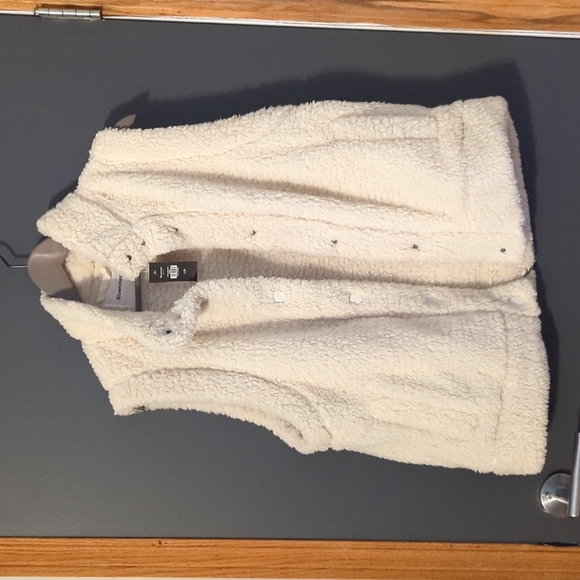 Vest - Picture 1 of 3